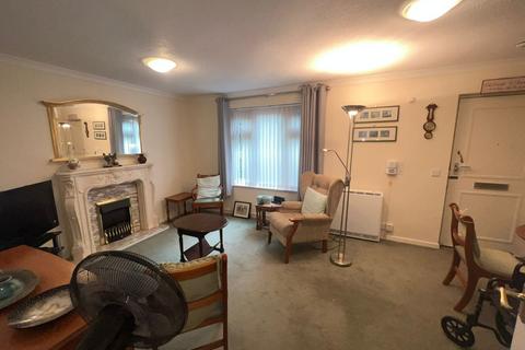 1 bedroom flat for sale, Thornton End, Holybourne, Alton, Hampshire