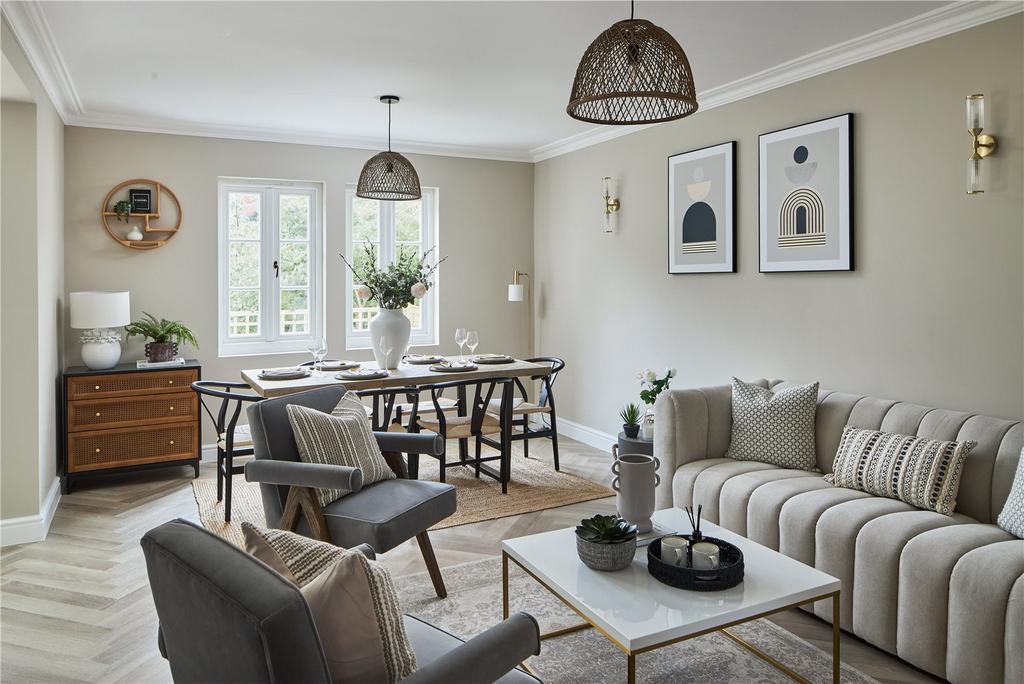 Lounge/Dining Room