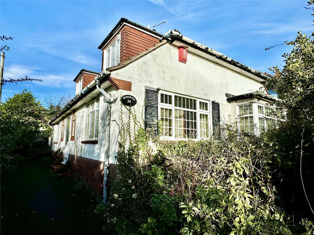 Daniells Walk, Lymington, Hampshire, SO41 4 bed bungalow for sale £850,000
