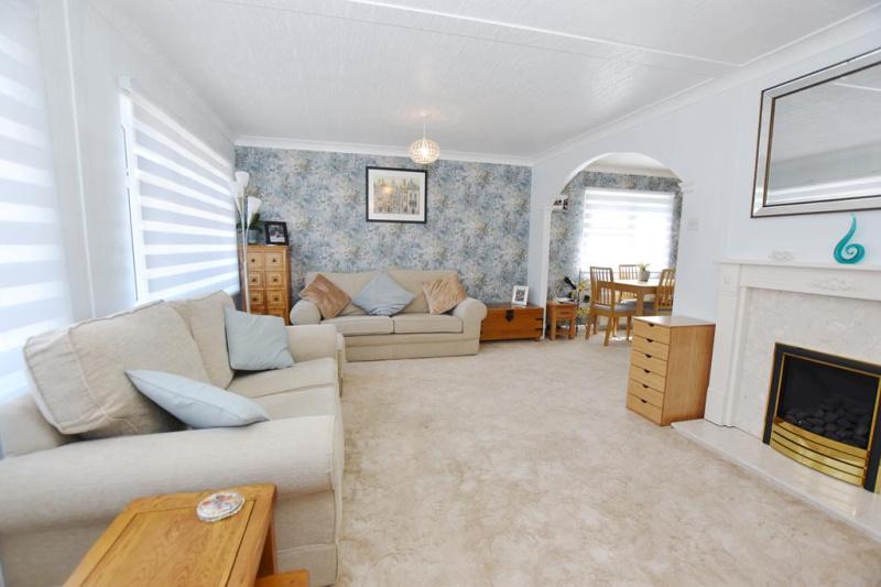 2 Bedroom Park Home approx 46 x 18