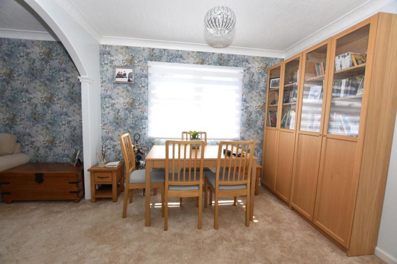 2 Bedroom Park Home approx 46 x 18
