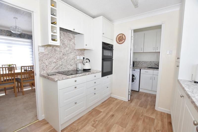 2 Bedroom Park Home approx 46 x 18