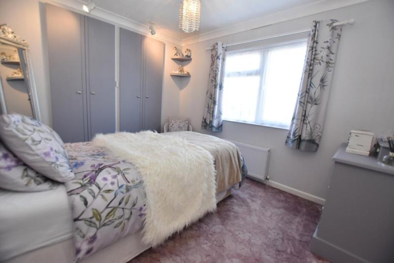 2 Bedroom Park Home approx 46 x 18