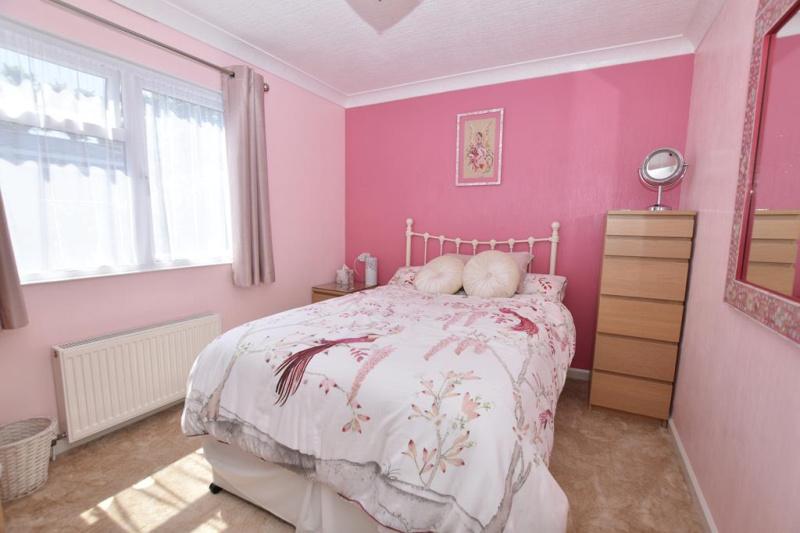 2 Bedroom Park Home approx 46 x 18