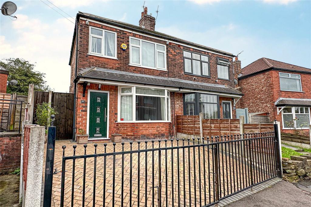 Ashfield Drive, Clayton Bridge, Manchester, M40 3 bed semidetached