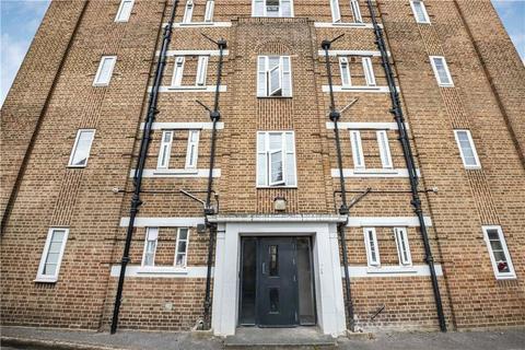 17 Warwick Gardens, Thornton Heath, CR7 7NA