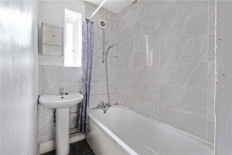 17 Warwick Gardens, Thornton Heath, CR7 7NA