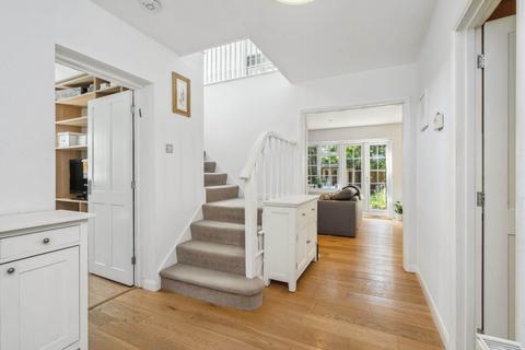 1a Woodlands Road, Bushey, WD23 2LS