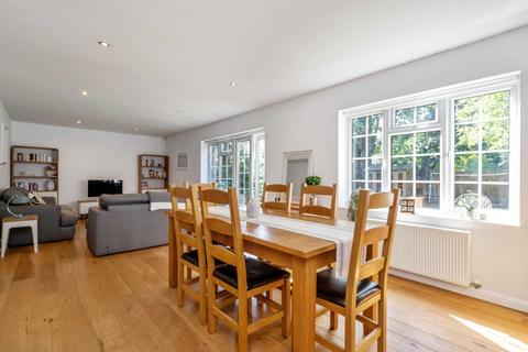 1a Woodlands Road, Bushey, WD23 2LS