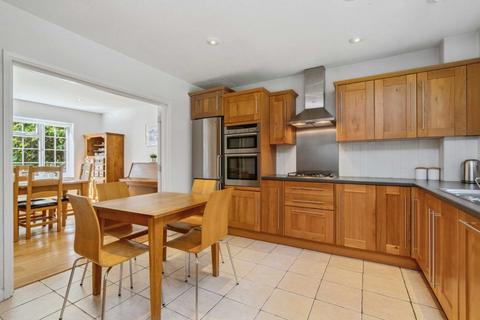 1a Woodlands Road, Bushey, WD23 2LS