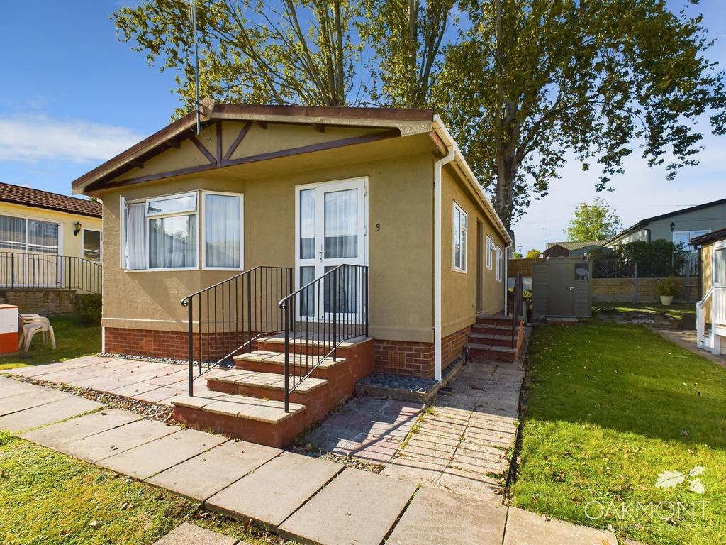 Taylor Gardens, Noak Hill, Romford 2 bed park home for sale £150,000