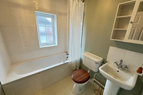 undefined, Milverton Green, Luton, Bedfordshire, LU3 3XS