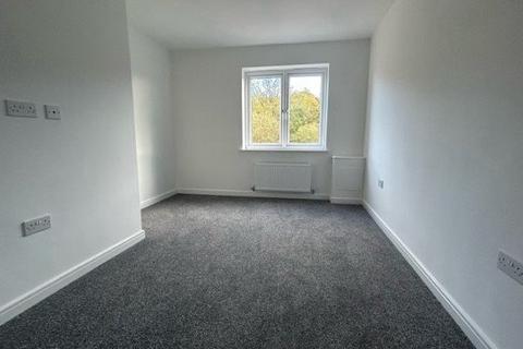 2 bedroom flat to rent, Woodyard Avenue, Chesterfield, Derbyshire, S41