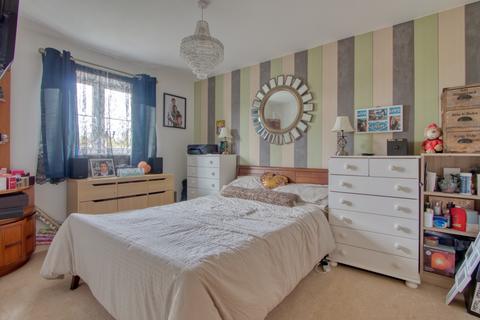 84 Grove Gate, Staplegrove, Taunton, TA2 6DF
