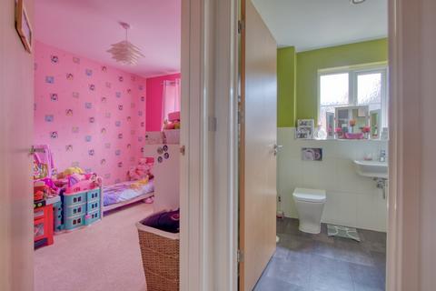 84 Grove Gate, Staplegrove, Taunton, TA2 6DF