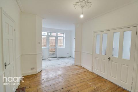 28 Derry Downs, St Mary Cray, Orpington, BR5 4DU
