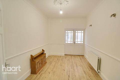 28 Derry Downs, St Mary Cray, Orpington, BR5 4DU