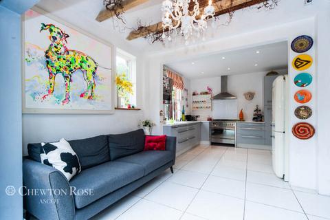 4 bedroom detached house for sale, London Road, Ascot