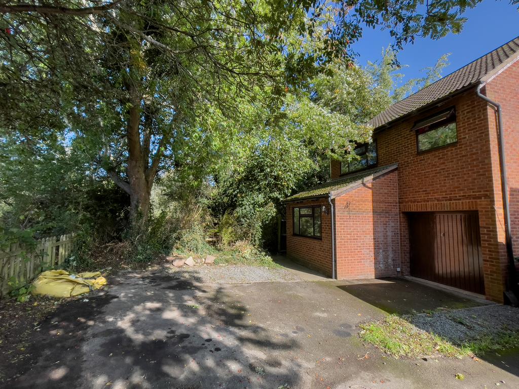 20 Withybrook Close - front garden