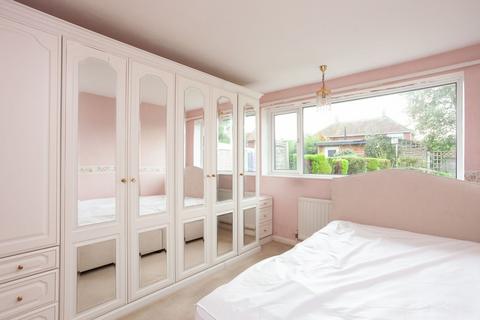 2 bedroom semi-detached bungalow for sale - Westholme Drive, York, YO30