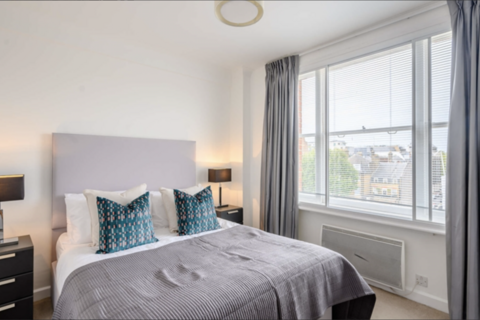 2 bedroom apartment to rent, Hill Street, London W1J