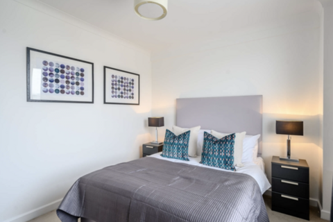 2 bedroom apartment to rent, Hill Street, London W1J