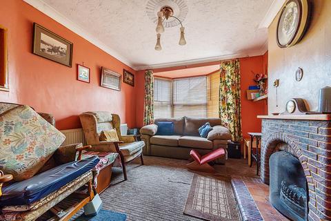 2 Anchor Road, Clacton-on-sea, CO15 1HP