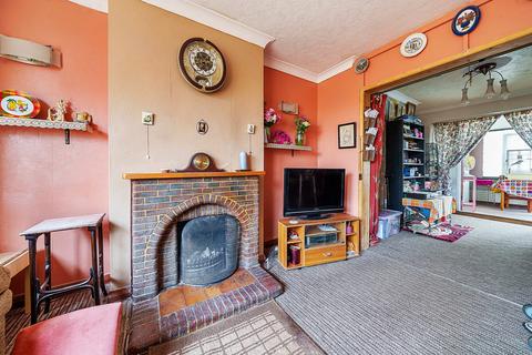 2 Anchor Road, Clacton-on-sea, CO15 1HP