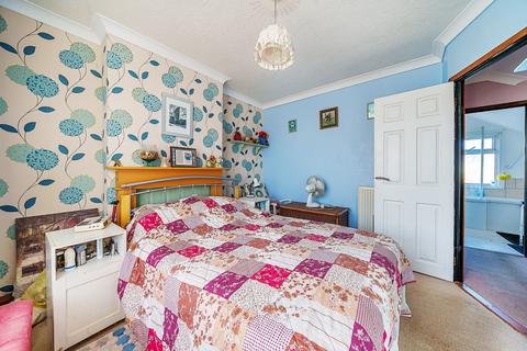 2 Anchor Road, Clacton-on-sea, CO15 1HP
