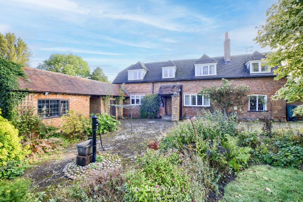 Spencers Lane, Berkswell, Coventry, West Midlands, CV7 3 bed detached