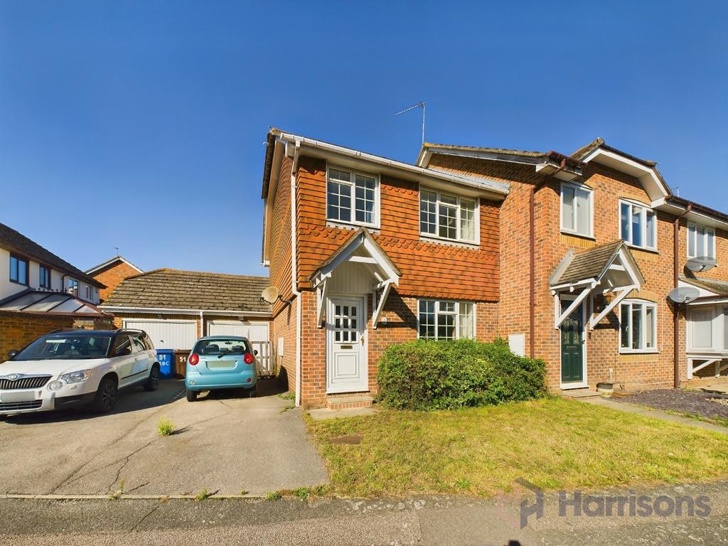 Vaughan Drive, Kemsley, Sittingbourne, Kent, ME10 2UB 3 bed end of
