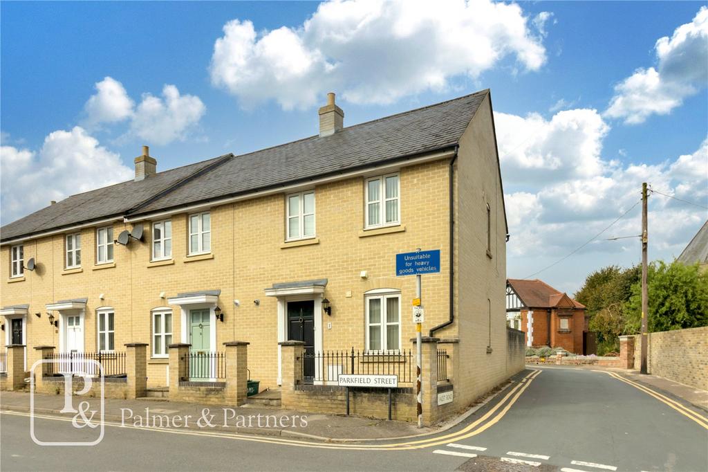 Parkfield Street, Rowhedge, Colchester, Essex, CO5 2 bed end of terrace house for sale £250,000