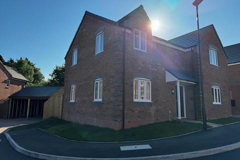 4 bedroom detached house for sale, Tilsdown Gardens, Dursley, GL11 5QH