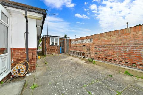 10 Lee Gardens Avenue, Hornchurch, RM11 3BA