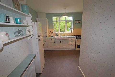 3 bedroom semi-detached house for sale - Windmill Crescent, Castlecroft, Wolverhampton, WV3