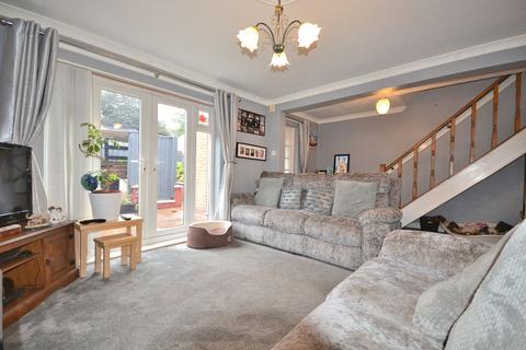 15 Walnut Tree Gardens, Nottingham, NG6 7DB