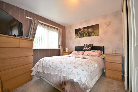 15 Walnut Tree Gardens, Nottingham, NG6 7DB