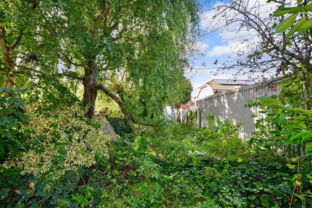 Havant Road, Hayling Island, Hampshire 2 bed detached bungalow for sale