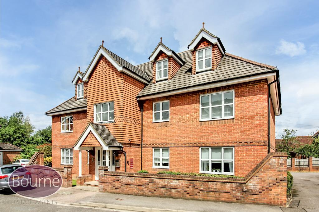 Riverview Gardens, Cobham, SURREY, KT11 2 bed apartment £1,450 pcm (£