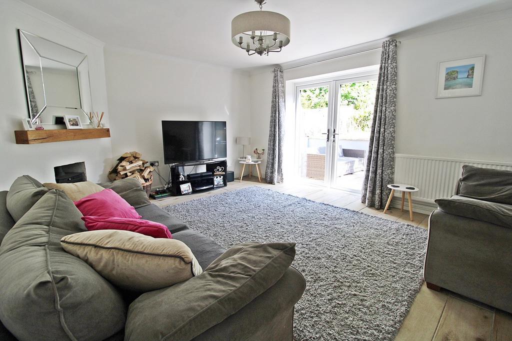 Brynsadler, Pontyclun CF72 4 bed detached house £389,950