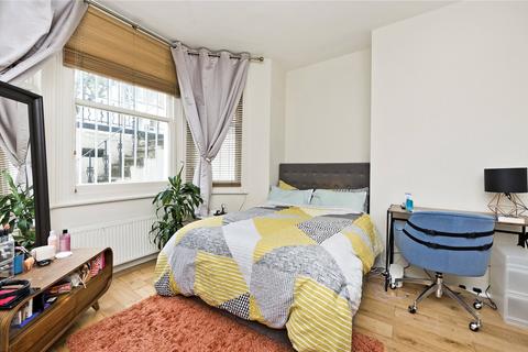 2 bedroom apartment to rent, Bolingbroke Road, London, W14