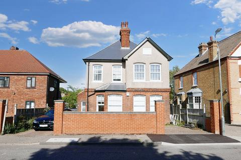 2 bedroom flat to rent - West Heath Road, London SE2