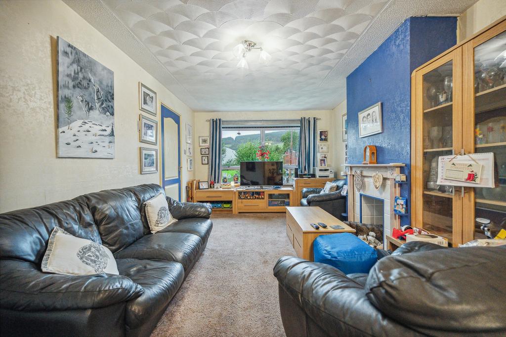 St Modans Way, Rosneath, Argyll and Bute, G84 0SQ 3 bed end of terrace