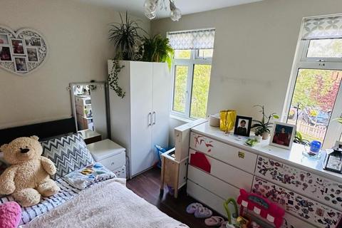 2 bedroom maisonette for sale, Shelly Close, UB6 8RT