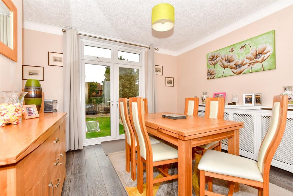 Tivoli Park Avenue, Margate, Kent 4 bed semidetached house for sale