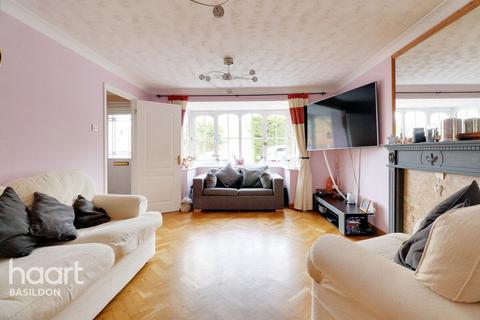 4 bedroom detached house for sale - Kilowan Close, Basildon