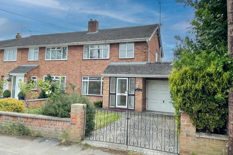 3 bedroom semi-detached house to rent, Thame Oxfordshire