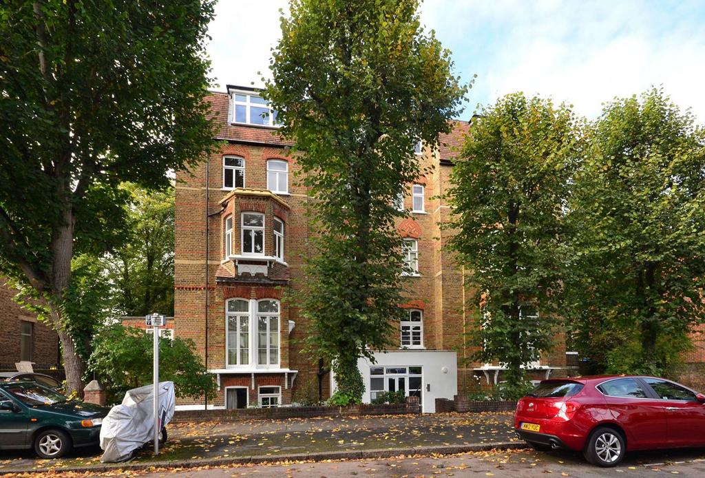 Arlington Road, St Margarets, Twickenham, TW1 2 bed flat for sale £