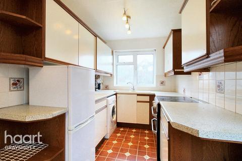 2 bedroom apartment for sale, Heather Way, Hindhead