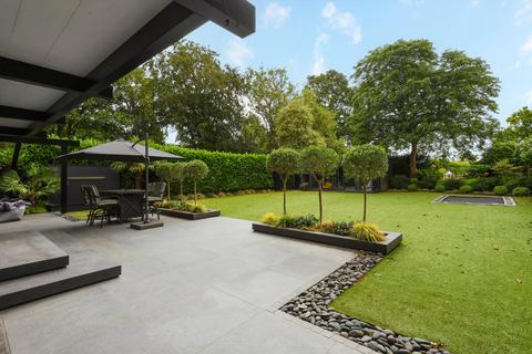 undefined, Woburn Hill, Addlestone, Surrey, KT15